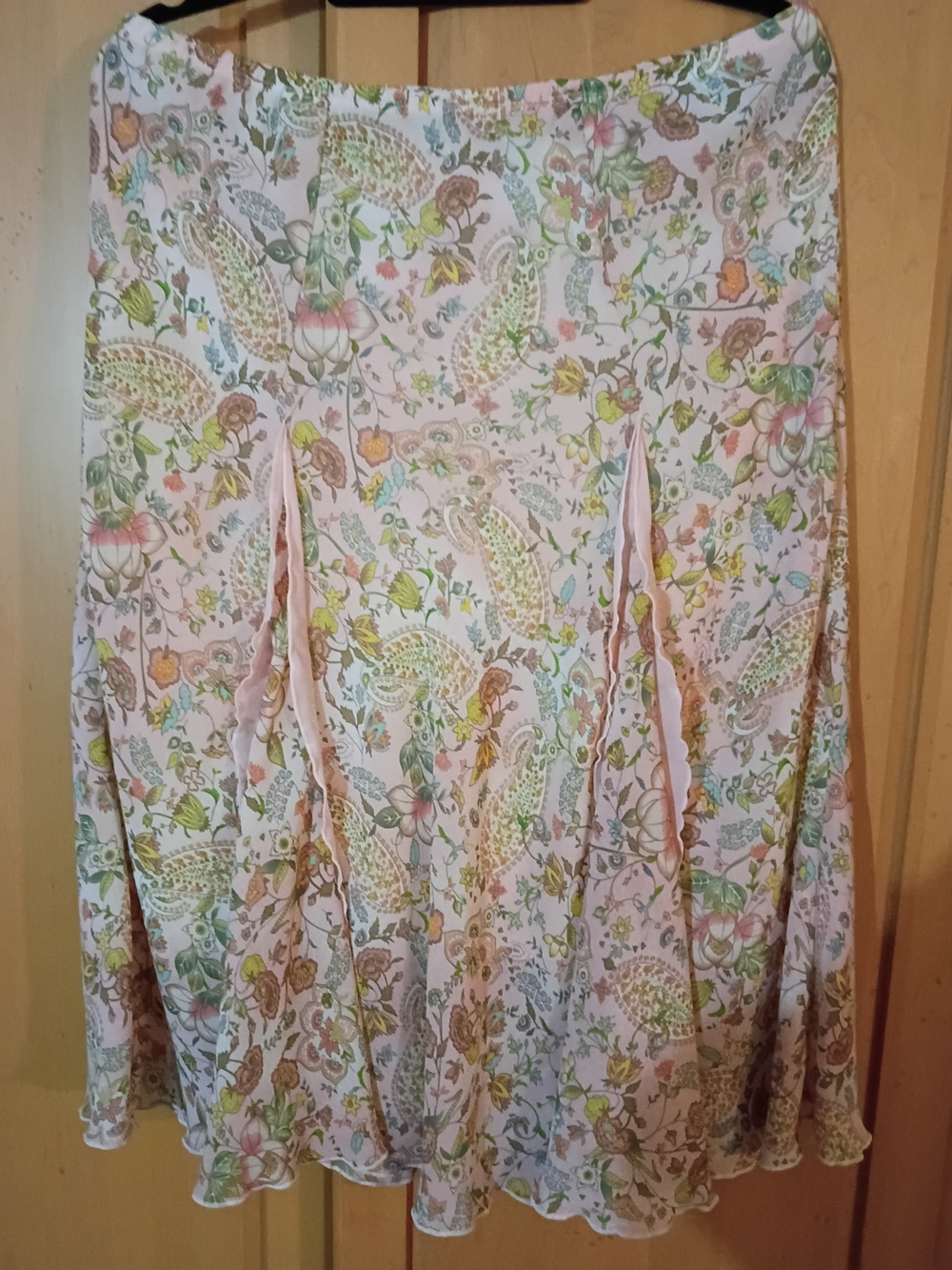 No Boundaries Pink Floral Paisley Skater Skirt EUC Junios L